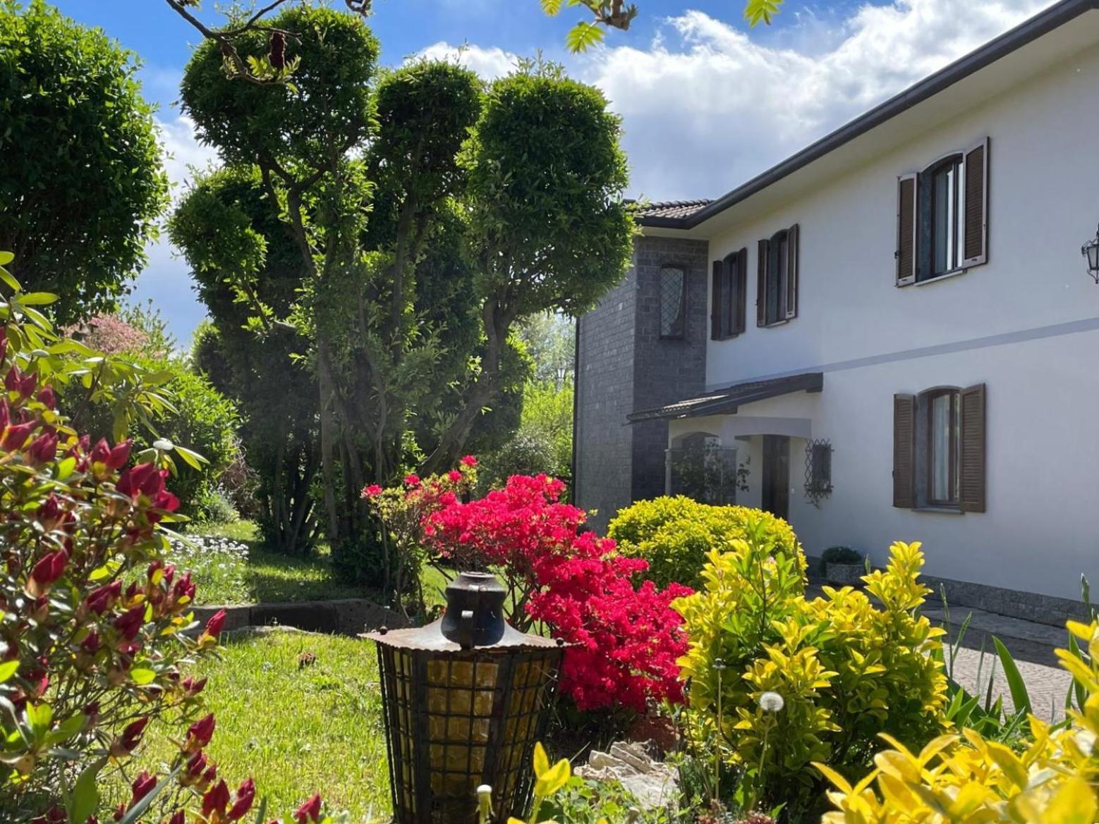 Le Bricolle Villa Viggiù Buitenkant foto