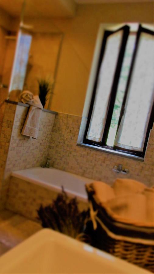 Le Bricolle Villa Viggiù Buitenkant foto